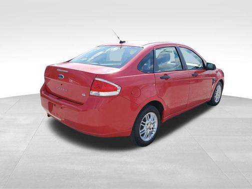Vermillion Red Clearcoat 2008 Ford Focus SE