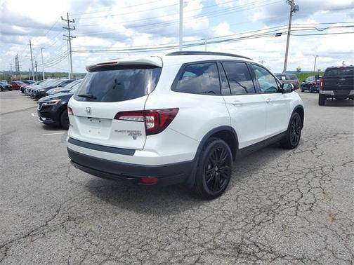 2022 Honda Pilot AWD Black Edition
