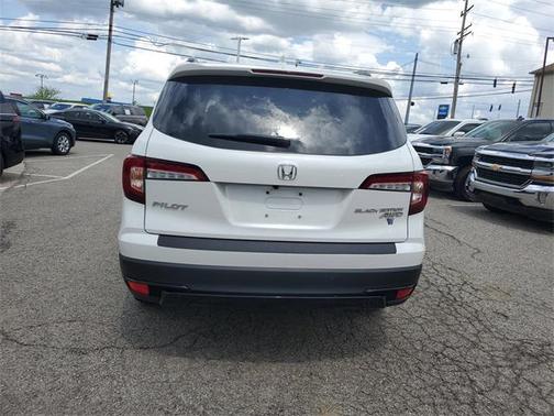 2022 Honda Pilot AWD Black Edition
