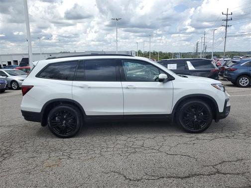 2022 Honda Pilot AWD Black Edition