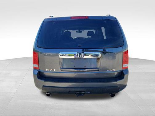 Alabaster Silver Metallic 2011 Honda Pilot EX-L