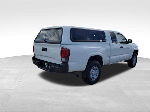 White 2022 Toyota Tacoma SR