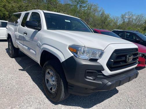White 2022 Toyota Tacoma SR