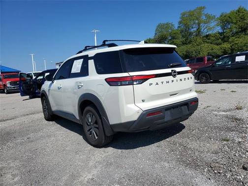 2022 Nissan Pathfinder SV 2WD
