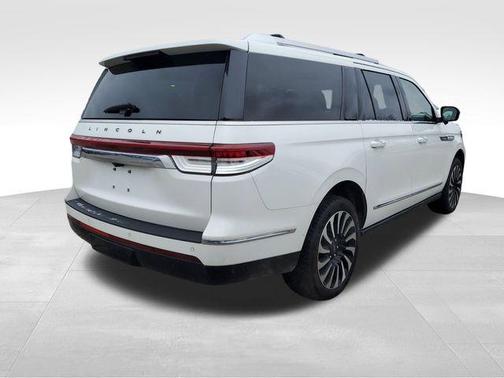 Pristine White Metallic Tri-Coat 2023 Lincoln Navigator Black Label