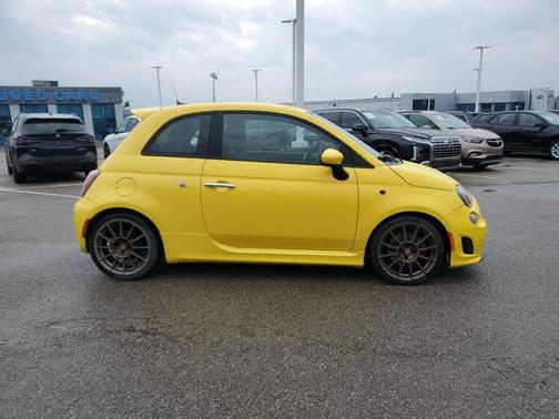 2016 FIAT 500 Abarth