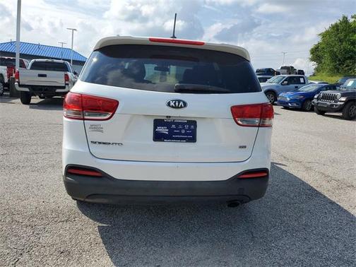 2016 Kia Sorento LX