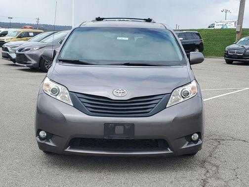 2011 Toyota Sienna XLE