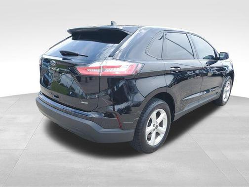 Agate Black Metallic 2024 Ford Edge SE