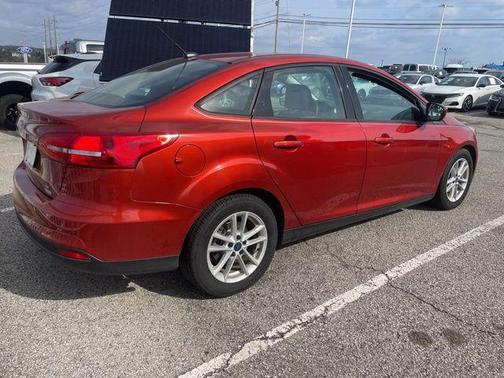 Hot Pepper Red Metallic Tinted Clearcoat 2018 Ford Focus SE