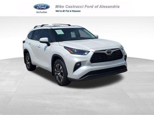 Wind Chill Pearl 2023 Toyota Highlander XLE