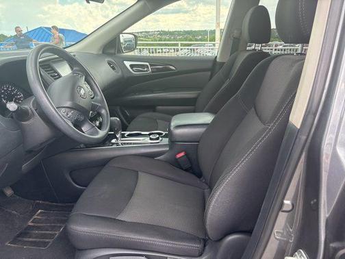 Gun Metallic 2020 Nissan Pathfinder S 4WD