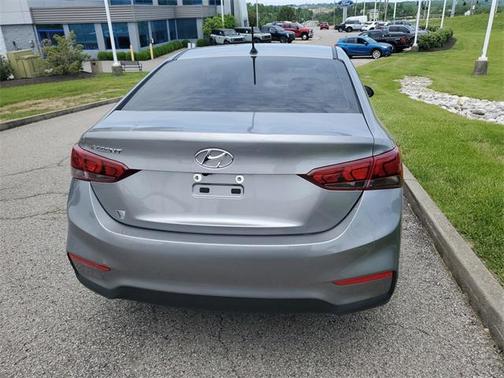 2022 Hyundai Accent SE