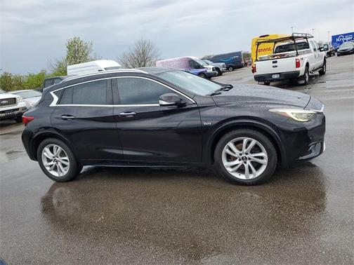 2018 INFINITI QX30 Premium