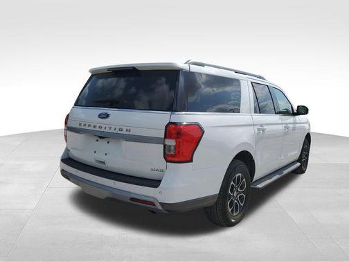 Oxford White 2023 Ford Expedition Max XLT
