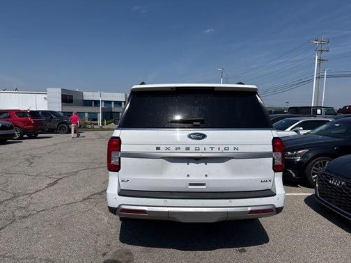 Oxford White 2023 Ford Expedition Max XLT