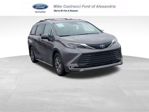 2023 Toyota Sienna XLE