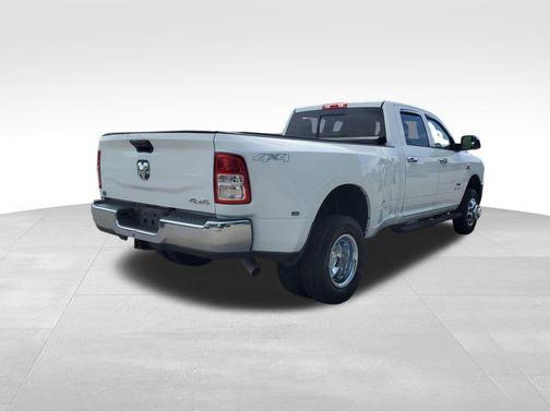 Bright White Clearcoat 2021 RAM 3500 Tradesman Crew Cab 4x4 8' Box