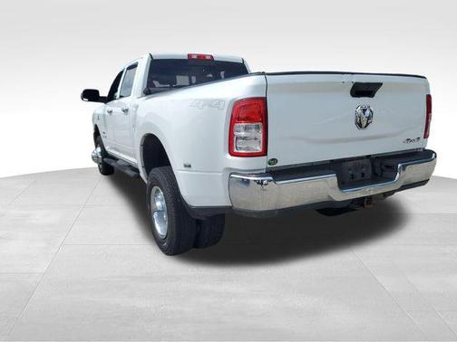 Bright White Clearcoat 2021 RAM 3500 Tradesman Crew Cab 4x4 8' Box