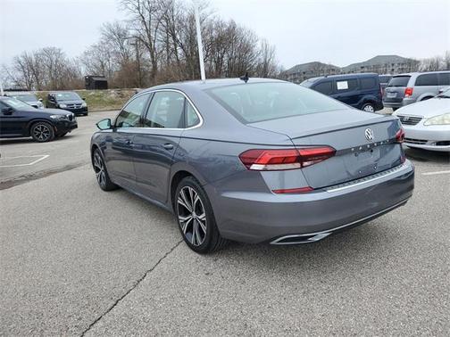 2022 Volkswagen Passat 2.0T SE