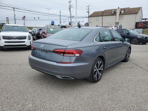 2022 Volkswagen Passat 2.0T SE