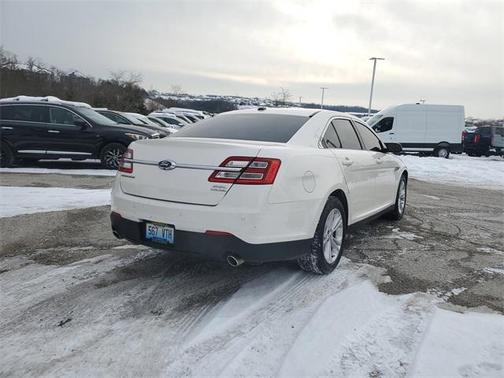 2016 Ford Taurus SEL