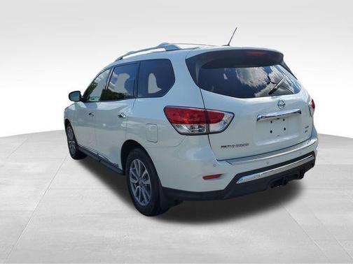 Pearl White 2015 Nissan Pathfinder SL