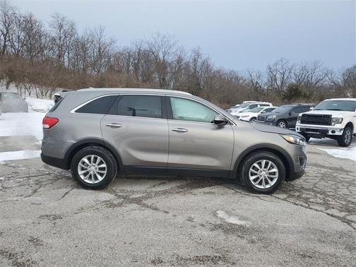 2018 Kia Sorento LX