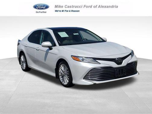 Wind Chill Pearl 2020 Toyota Camry XLE
