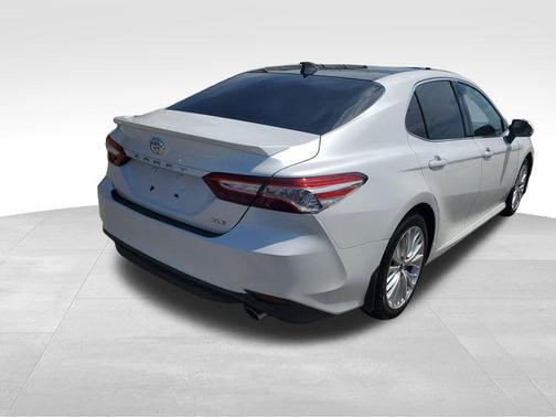 Wind Chill Pearl 2020 Toyota Camry XLE