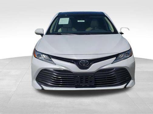 Wind Chill Pearl 2020 Toyota Camry XLE