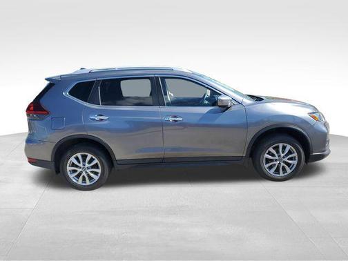 Gun Metallic 2018 Nissan Rogue SV