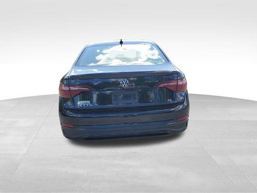 Deep Black 2023 Volkswagen Jetta 1.5T SE