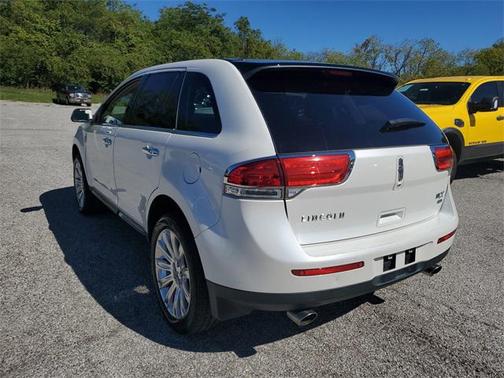2015 Lincoln MKX Base