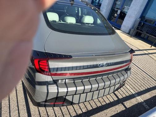 2022 Hyundai SONATA Limited