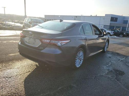 2018 Toyota Camry Hybrid XLE