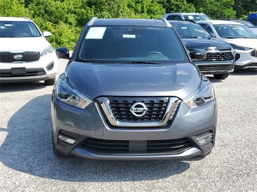2020 Nissan Kicks SR