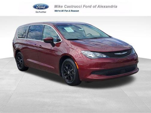 Velvet Red Pearlcoat 2023 Chrysler Voyager LX