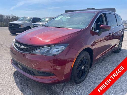 2023 Chrysler Voyager LX