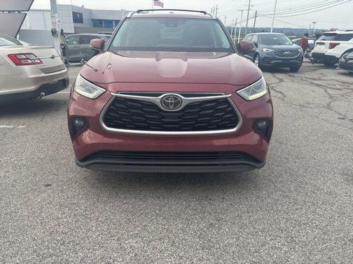 Ruby Flare Pearl 2023 Toyota Highlander Limited