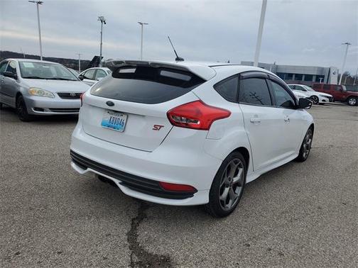 2017 Ford Focus ST 