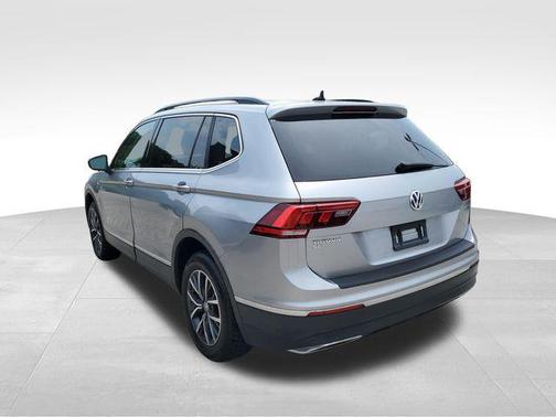 Silver Metallic 2020 Volkswagen Tiguan 2.0T SE