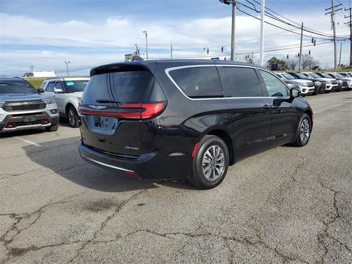 2024 Chrysler Pacifica Hybrid Select