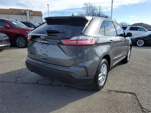 2021 Ford Edge SE