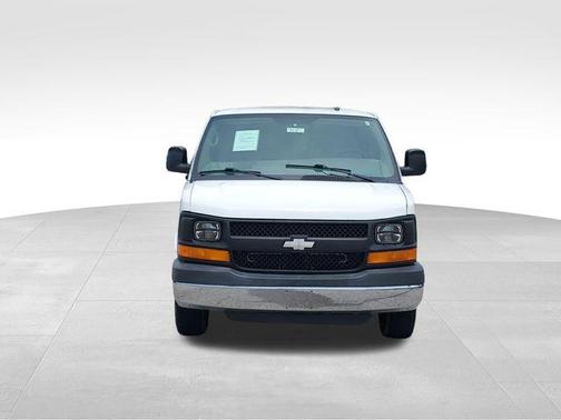 Summit White 2012 Chevrolet Express 2500 LT