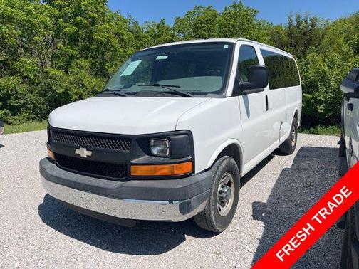 Summit White 2012 Chevrolet Express 2500 LT