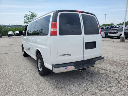 Summit White 2012 Chevrolet Express 2500 LT