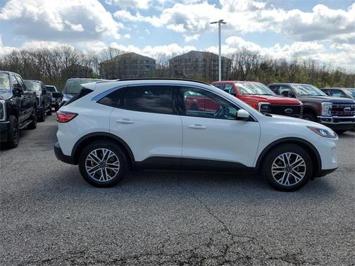 2020 Ford Escape SEL