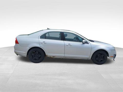 Brilliant Silver Metallic 2010 Ford Fusion SE