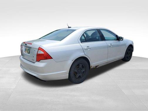 Brilliant Silver Metallic 2010 Ford Fusion SE